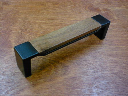 CH-20wbmb matte black fuse metal black walnut pull