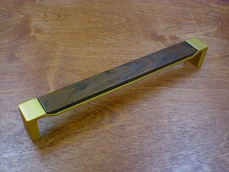 CH-23wngb brushed golden brass fuse metal walnut pull