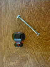 ch5222 ruby red glass medium knob w/nickel bolt