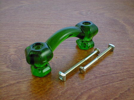 emerald green glass bridge handle w/nickel bolts ch5265